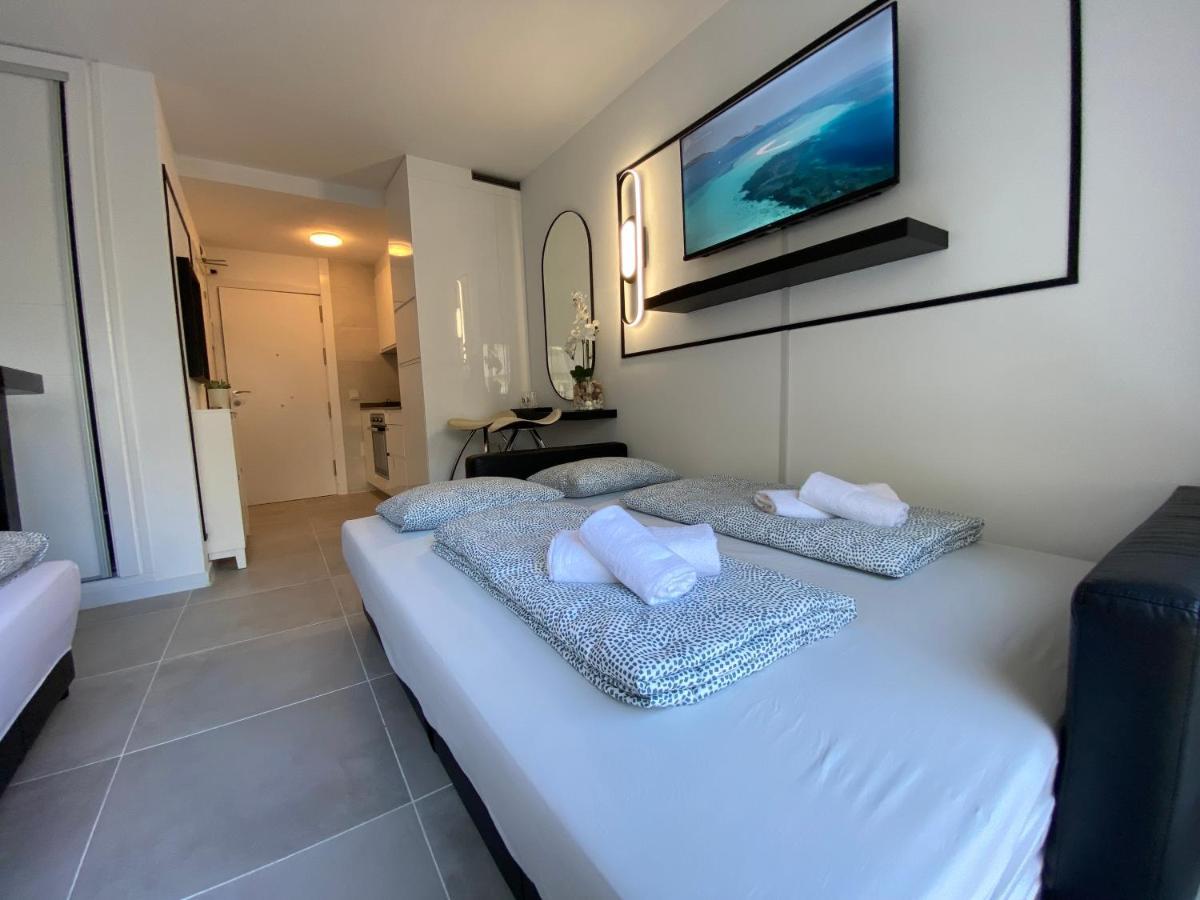 Modern Sea View Studio In Benal Beach Benalmádena Zewnętrze zdjęcie