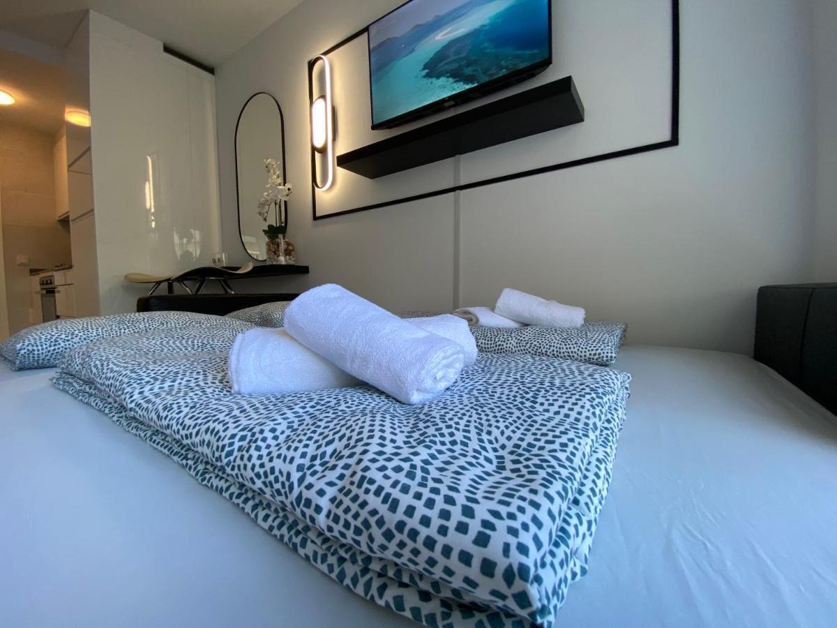 Modern Sea View Studio In Benal Beach Benalmádena Zewnętrze zdjęcie